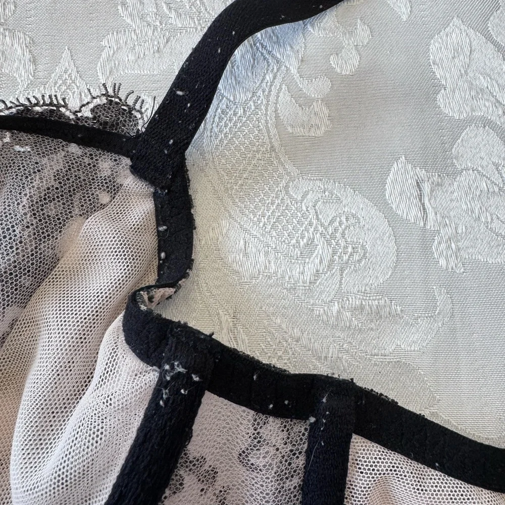 Victoria’s Secret Bra 32DD Very Sexy Unlined Demi‎ Lace Sheer Underwire Lingerie